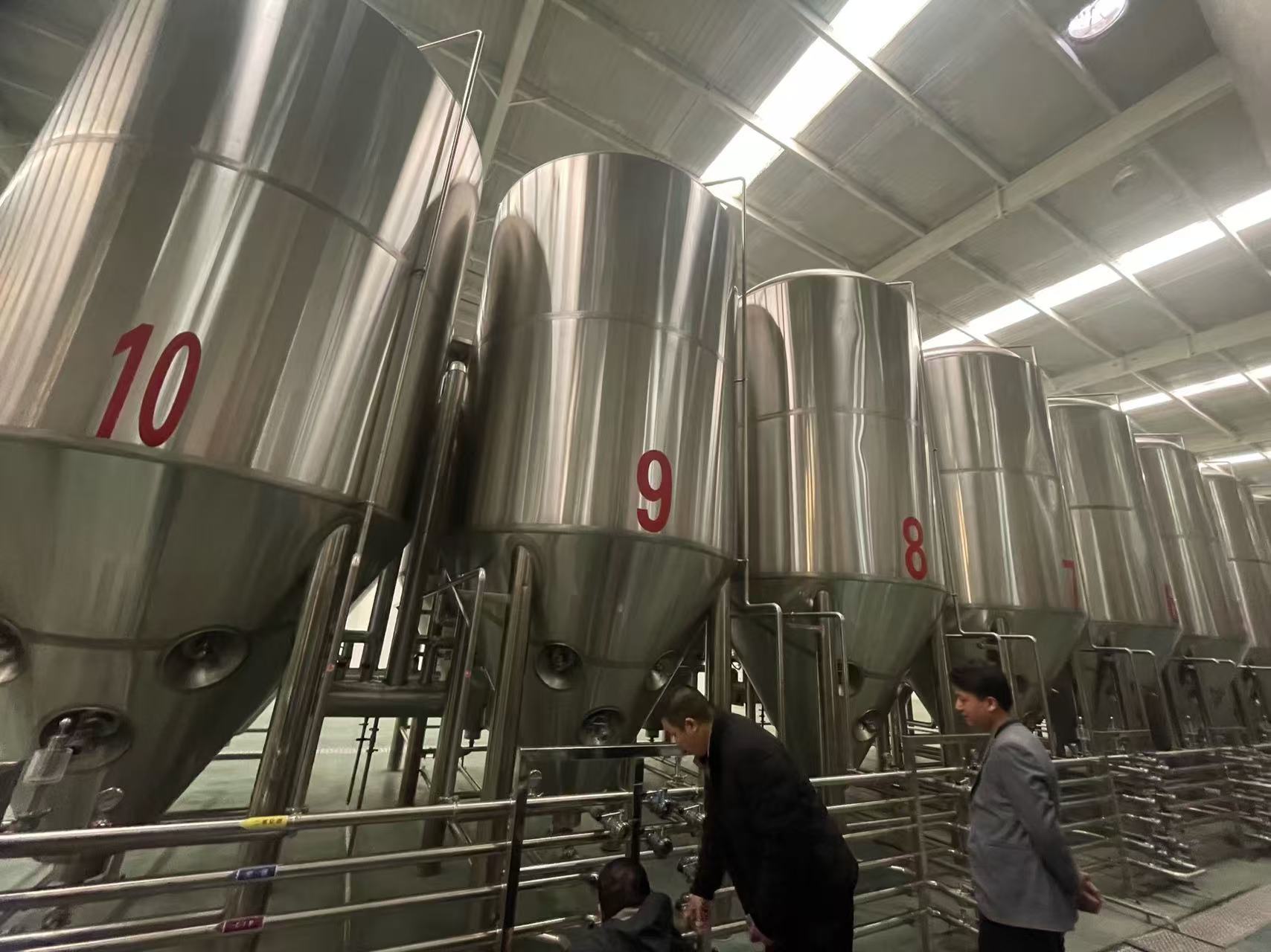 华蓥精酿啤酒设备厂—平面布置、设备设计、制造、调试、培训等一条龙服务